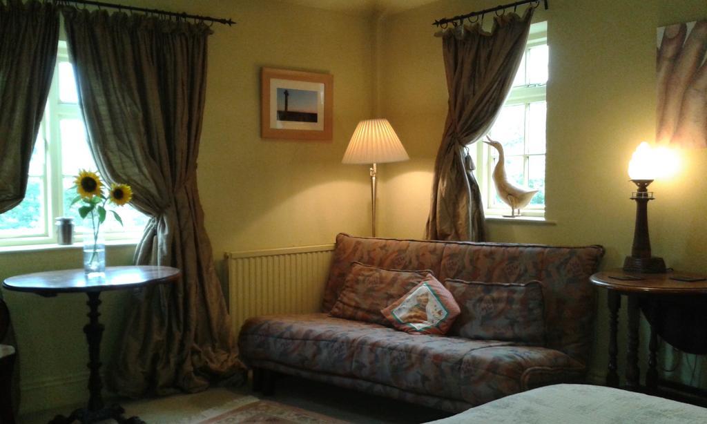 Thorpe Green House Vegetarian Bed & Breakfast ロビン・フッズ・ベイ 部屋 写真