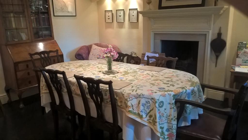 Thorpe Green House Vegetarian Bed & Breakfast ロビン・フッズ・ベイ エクステリア 写真